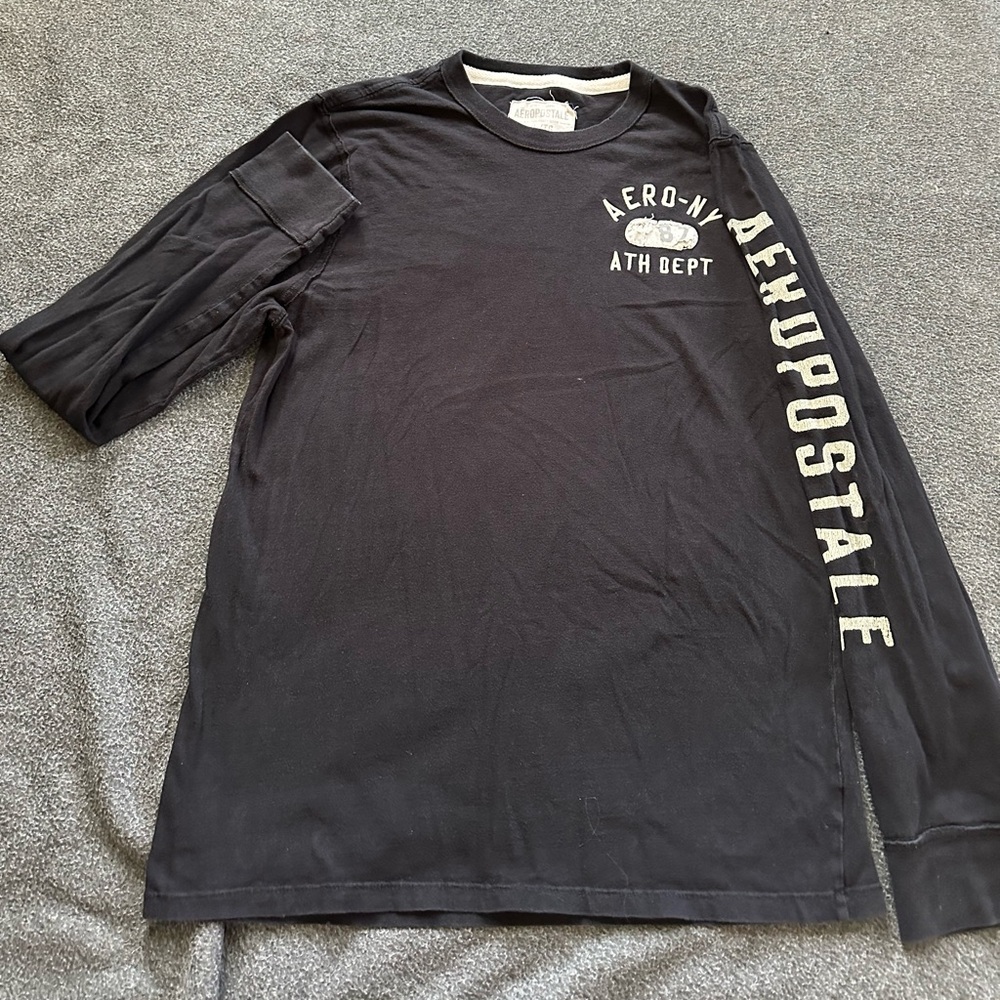 Aeropostale Men's Black Graphic Long Sleeve Tee
